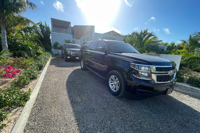 2JAYS VIP Transportation – Airport Private SUV Transfer {one way} - From pickup point to airport entrance in 10 to 25 minutes