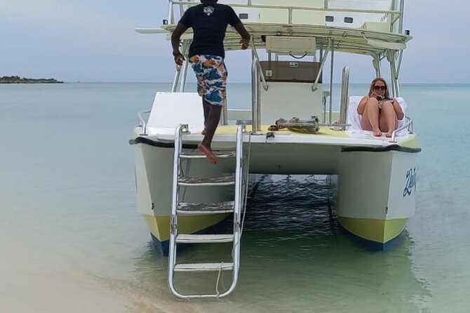 4HR-Halfday Private Fishing Tour in Gracebay - A private boat for up to 12 people