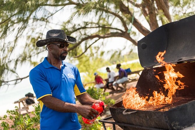 8HR Fullday Private Boat in Gracebay - Fort George Cay Combines Lunch, Shell Hunting, and Beach Time