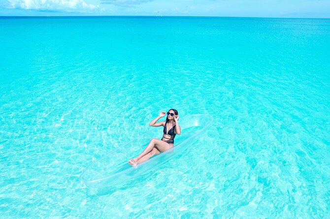 Clear Kayak Photoshoot Turks and Caicos - Getting ready for the kayak