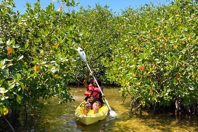 Full Day Clear Kayak Rental Grand Turk - The safety lesson matters for first-time paddlers