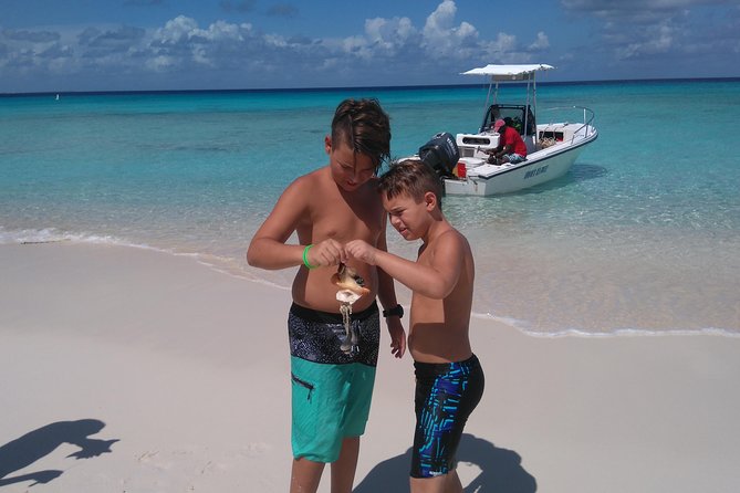 Gibbs Cay Stingray and Conch Dive Adventure - The crew makes or breaks this small outing