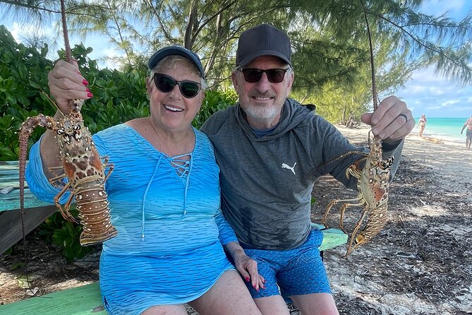 Grandluxe Charters - Swimming with the subwings
