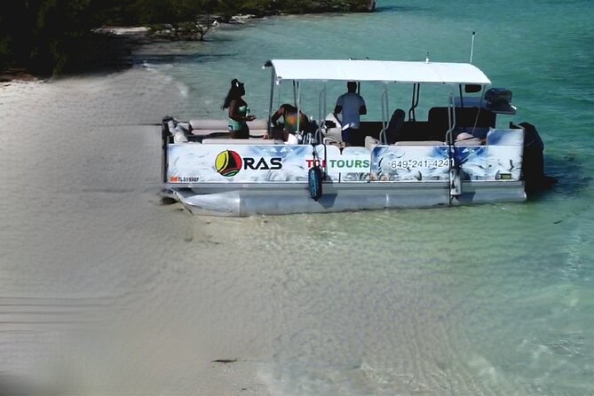 Half Day Private Charters in Iguana Island for 8pax - One hour at the barrier reef