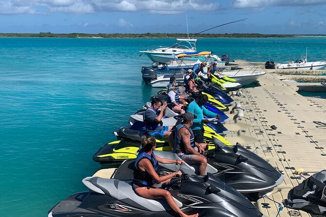Jet Skiing around La famille ship and smaller pristine cays - Family groups and mixed experience levels