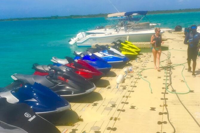 Lunch Seafari to pristine cays, shipwreck and lunch at TIKI BAR - Getting started with the safety briefing