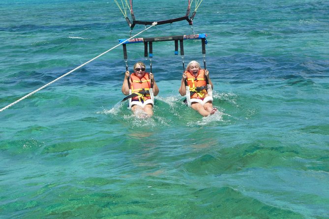 Parasailing Grand Turk - The boat ride and safety briefing