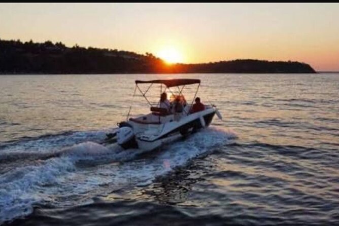 Private 2Hour Champagne Scenic Sunset cruise - Why a private sunset cruise works so well here
