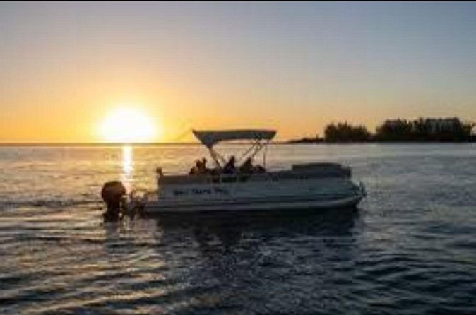 Private 2Hour Champagne Scenic Sunset cruise - Champagne, music, and the onboard atmosphere
