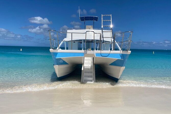 Private 7-Hour Catamaran Tour in Turks and Caicos - What the Food and Drinks Add to the Day