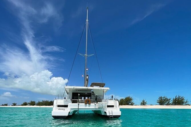 Private Afternoon Tour Catamaran 44 Big Ben - Little Water Cay and the island iguanas