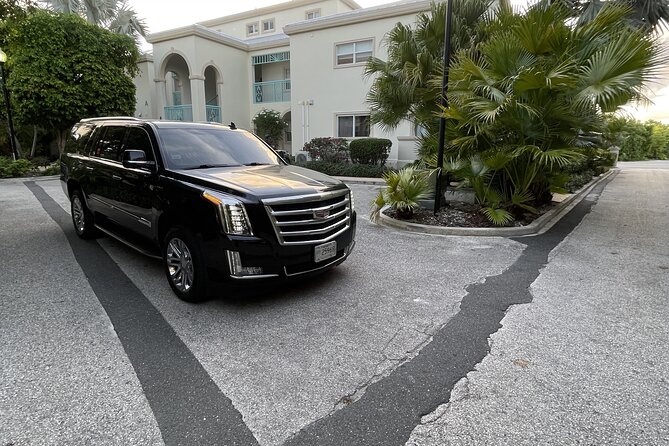 Private Luxury Airport Transportation RoundTrip - Arrival pickup: where the service matters most