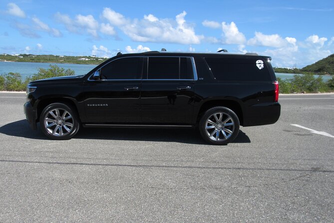 Private Luxury SUV Transfer Providenciales Airport (ONE WAY) - The airport pickup: where the service matters most