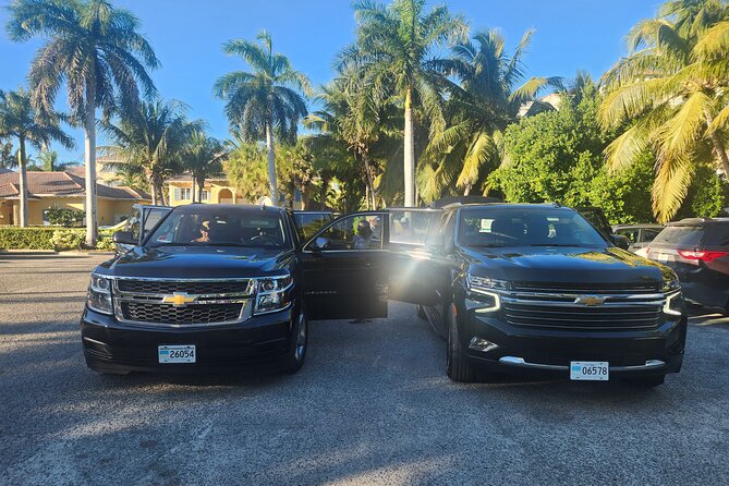 Providenciales Airport Private Transfer (Round trip) - A 20-minute ride along Leeward Highway