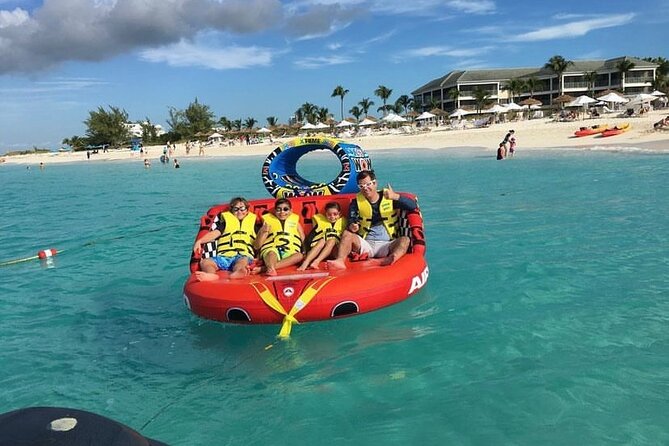 Tubing on grace bay beach Turks and caicos islands - Speed, turns, and control on the water